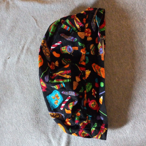 These are a lot of 6 surgical scrub caps. All Kim Caps accept the Halloween one. - Picture 7 of 7